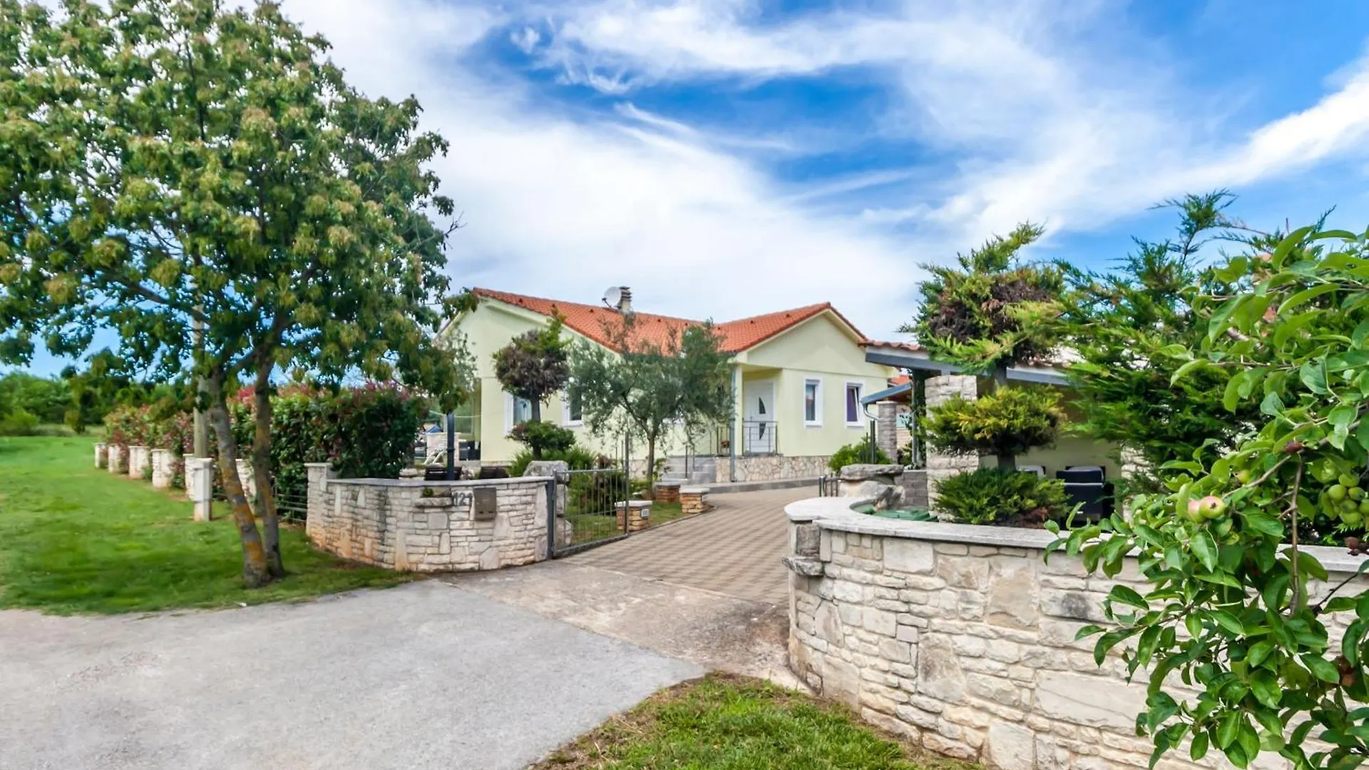 Villa Sole, Ferienvilla Mit Eigenem Pool Bei Pula Marcana Holiday home